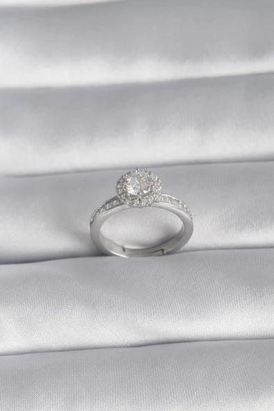 MuI MuI Pirinç Gümüş Renk Zirkon Taşlı Tek Taş Model Kadın Yüzük