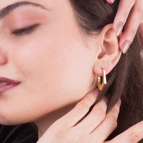 14 Ayar İtalyan V Altın Küpe 3,00 gr - 2