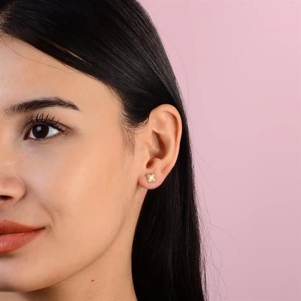 14 Ayar Noktalı Çiçek Altın Küpe 1,16 gr - 2