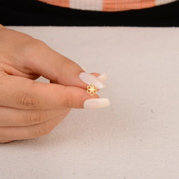 14 Ayar Altın Çiçek Küpe 1,14 gr - Resim 3