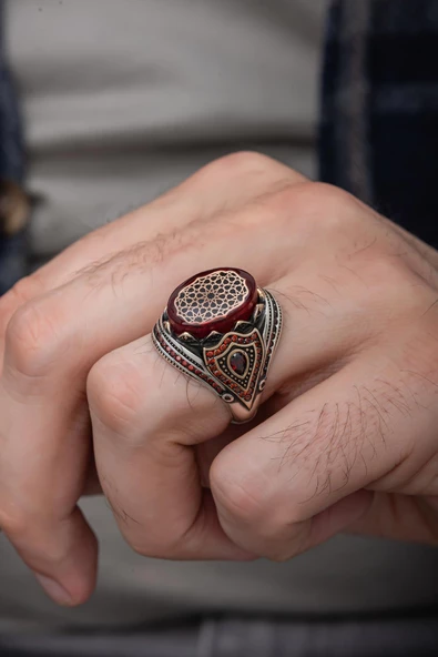 Kırmızı Taşlı Desenli 925 Gümüş Erkek Yüzük ürün görseli