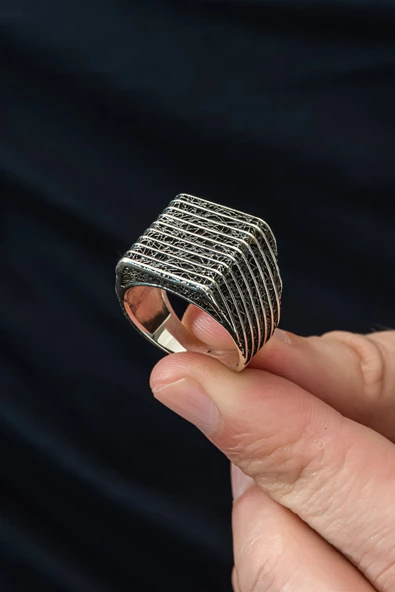 Kare Çizgi Desenli Taşsız 925 Gümüş Erkek Yüzük - Resim 3