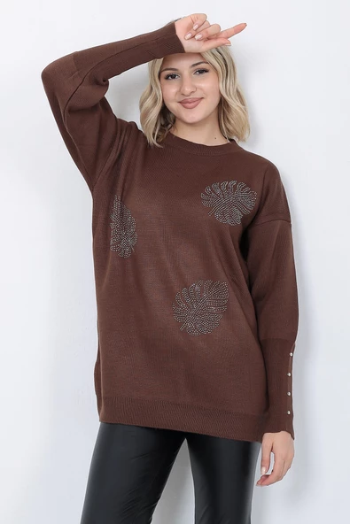 Kadın Triko Kazak Bisiklet Yaka Yaprak Desenli Kolu Taşlı Oversize Kahverengi - Resim 8