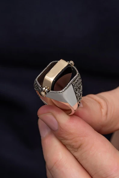 Çift Taraflı İsimli Siyah Mineli 925 Gümüş Erkek Yüzük - Resim 3