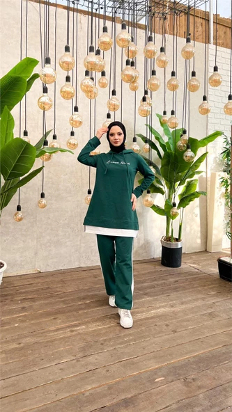 Yazı Baskılı Garni Detaylı Kapşonlu Kısa Sweat Pantolon İkili Tesettür Eşofman Takımı - 03080.021 - Nefti - Resim 4