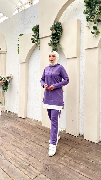 Yazı Baskılı Garni Detaylı Kapşonlu Kısa Sweat Pantolon İkili Tesettür Eşofman Takımı - 03080.207 - Koyu Lila ürün görseli