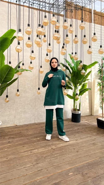 Yazı Baskılı Garni Detaylı Kapşonlu Kısa Sweat Pantolon İkili Tesettür Eşofman Takımı - 03080.021 - Nefti ürün görseli