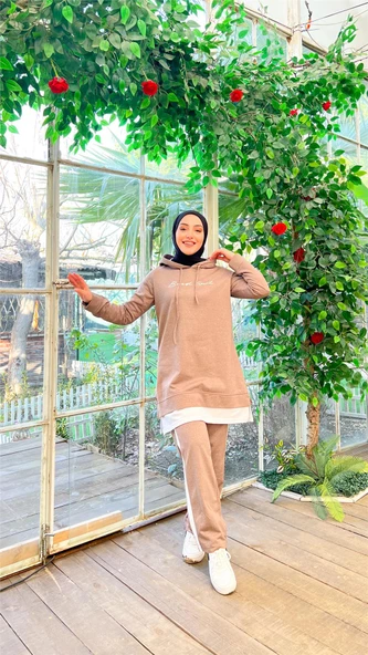 Yazı Baskılı Garni Detaylı Kapşonlu Kısa Sweat Pantolon İkili Tesettür Eşofman Takımı - 03080.016 - Vizon - Resim 5