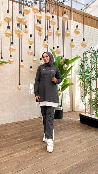 Yazı Baskılı Garni Detaylı Kapşonlu Kısa Sweat Pantolon İkili Tesettür Eşofman Takımı - 03080.017 - Antrasit - Resim 9