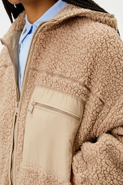 Koton Kapşonlu Peluş Ceket Fermuarlı İki Farklı Kumaş Cepli - 5