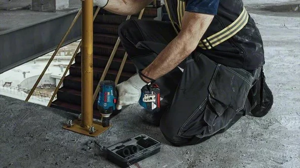 Bosch Professional GDS 18V-400 2 x 5.0Ah Çift Akülü Darbeli Somun Sıkma Makinesi - 5