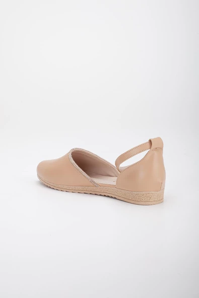 Yüzü Düz Karnı Yarık Model Baretli Nude Kadın Babet - Resim 5