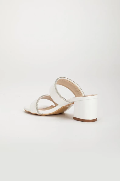 İki Bantlı Taşlı Cilt Beyaz Kadın Kısa Topuklu Terlik - Resim 5