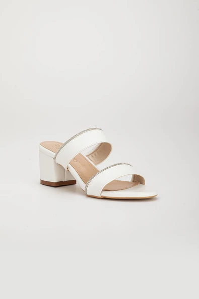 İki Bantlı Taşlı Cilt Beyaz Kadın Kısa Topuklu Terlik - Resim 4