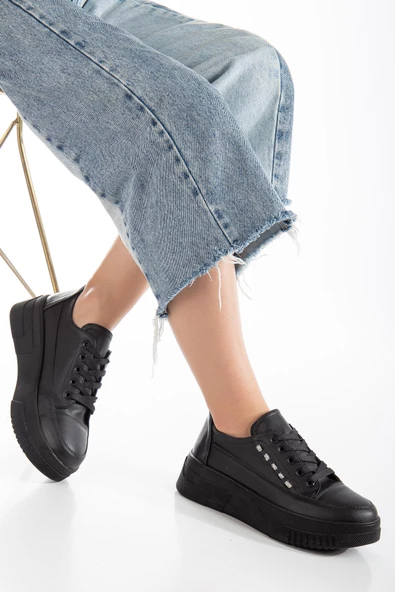 Kalın Taban Tek Sıra Taşlı Bağcıklı Siyah Kadın Spor Ayakkabı - Resim 2