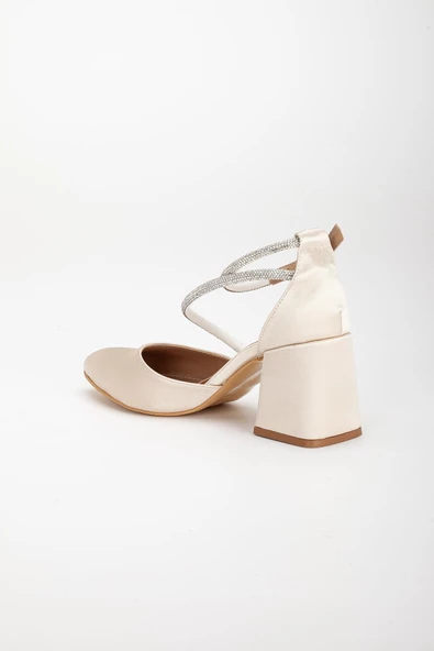 Büyük Numara Baret Taşlı Karnı Yarık Saten Ten Kadın Topuklu Abiye Ayakkabı - Resim 5