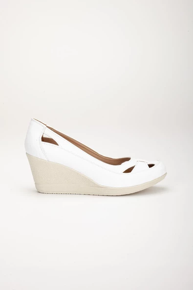 Dolgu Taban Ortopedik Beyaz Kadın Dolgu Topuklu Ayakkabı - Resim 3