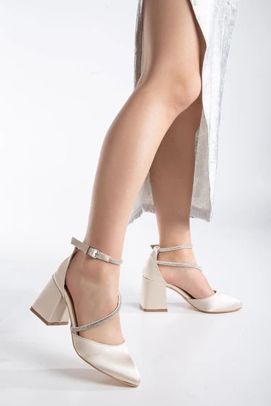 Büyük Numara Baret Taşlı Karnı Yarık Saten Ten Kadın Topuklu Abiye Ayakkabı - Resim 2