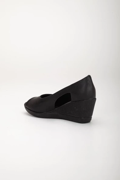 Dolgu Taban Burun Açık Pencereli Ortopedik Suni Deri Siyah Kadın Dolgu Topuk Ayakkabı - Resim 5