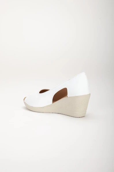 Dolgu Taban Burun Açık Pencereli Ortopedik Suni Deri Beyaz Kadın Dolgu Topuk Ayakkabı - Resim 5