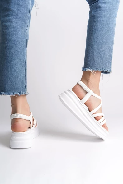 BELLA Lastikli Şerit Detaylı Ortopedik Taban Kadın Sandalet BT Beyaz - Resim 3