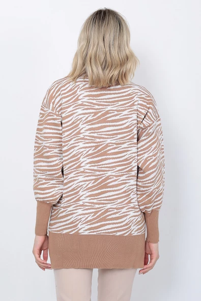 Kadın Triko Kazak Bisiklet Yaka Zebra Desenli Oversize Yırtmaçlı Vizon Beyaz - Resim 9