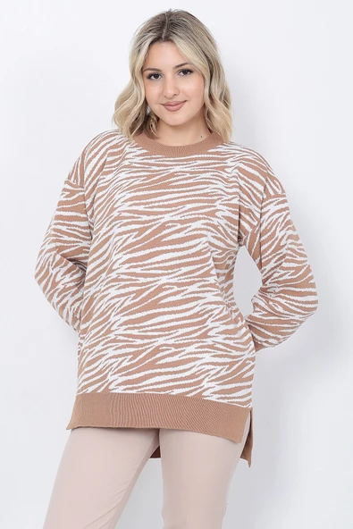 Kadın Triko Kazak Bisiklet Yaka Zebra Desenli Oversize Yırtmaçlı Vizon Beyaz - Resim 5