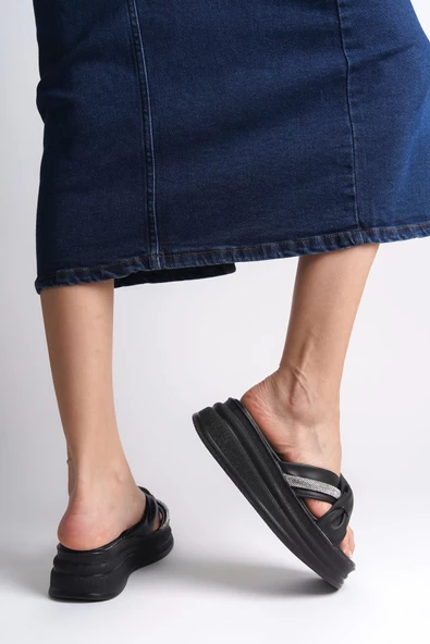 CLARA Düz Topuklu Kurdele Desenli Taşlı Kalın ve Ortopedik Taban Kadın Terlik ST Siyah - 3