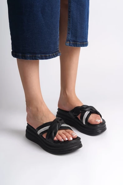 CLARA Düz Topuklu Kurdele Desenli Taşlı Kalın ve Ortopedik Taban Kadın Terlik ST Siyah - 2