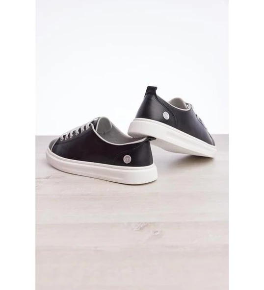 MAMMAMİA D22YA-35 ESNEK HAFİF BAĞCIKLI DERİ KADIN AYAKKABI - Resim 3