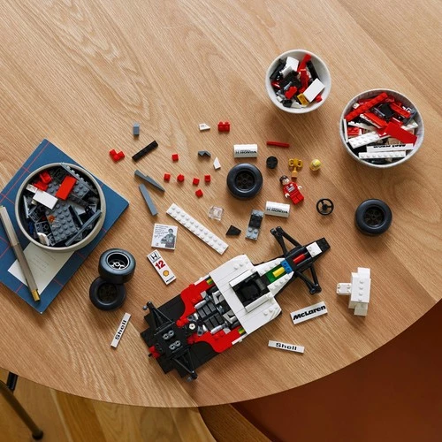 LEGO Icons 10330 McLaren MP4/4 ve Ayrton Senna (693 Parça) - 9