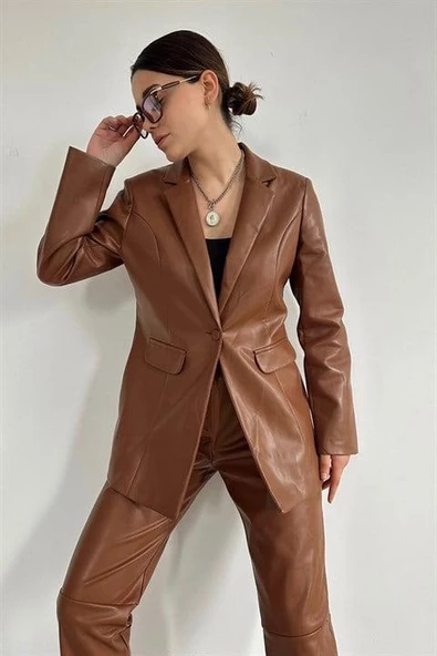 Düğmeli Deri Ceket