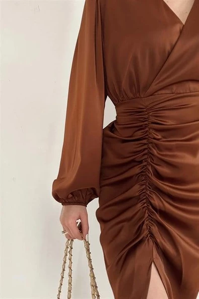 V Yaka Saten Elbise - Resim 4