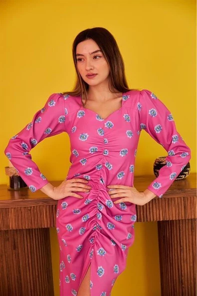 Desenli ve Büzgülü Elbise - Resim 3