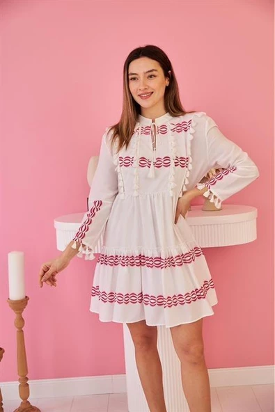 Püsküllü ve Desenli Elbise ürün görseli