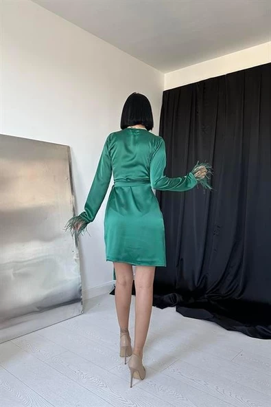 Yandan Bağlamalı Saten Elbise - Resim 4