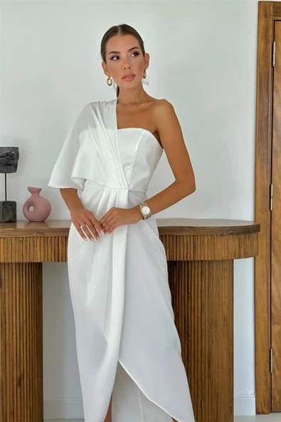 Tek Omzu Kapalı Yırtmaçlı Saten Elbise - Resim 3