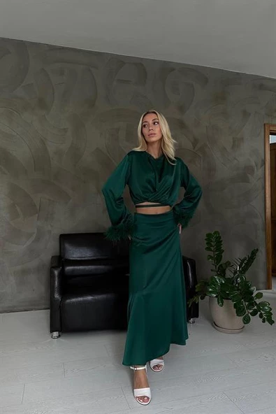 Kolları Tüllü Bluz ve Etek Takım