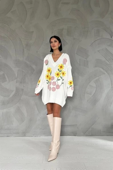 Çiçek Nakışlı Kazak