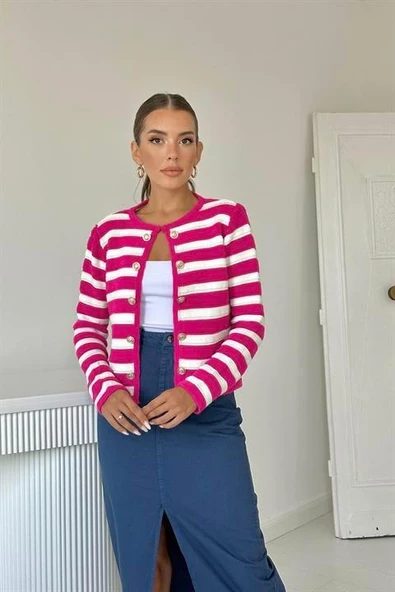 Çizgili ve Düğmeli Triko Kazak - 3