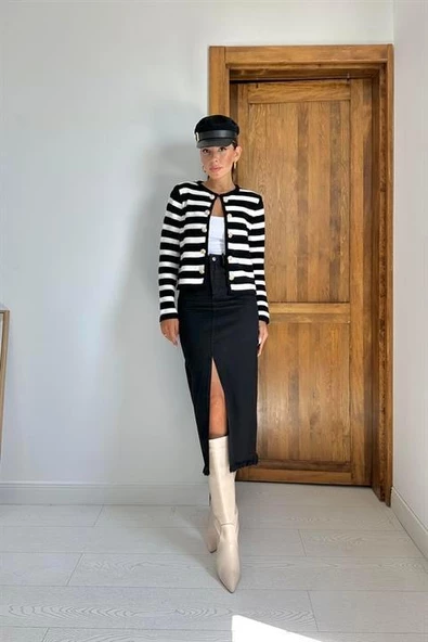 Çizgili ve Düğmeli Triko Kazak - 2