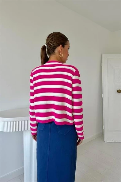 Çizgili ve Düğmeli Triko Kazak - 8