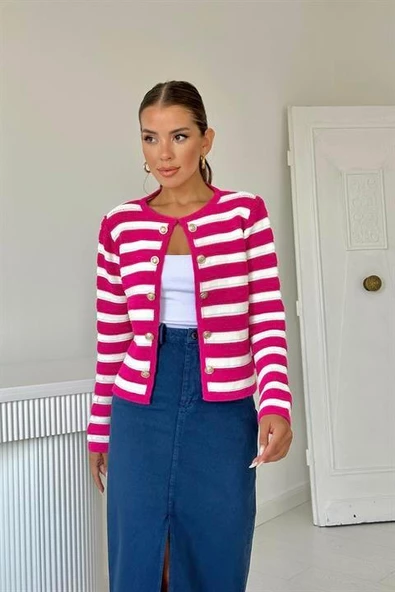 Çizgili ve Düğmeli Triko Kazak - 6