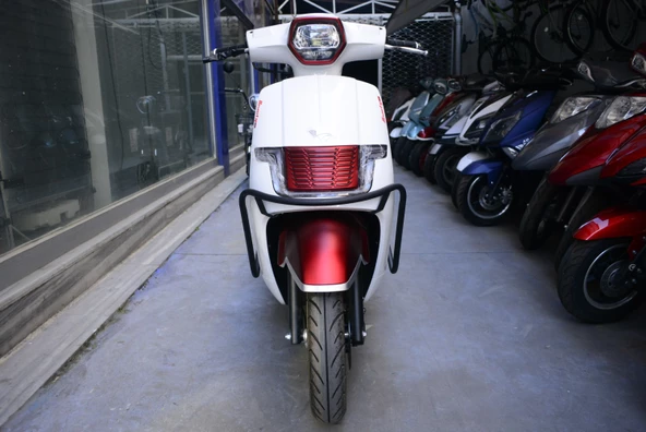 Apachi Beauty 125 EFİ Scooter Motor  2024 Model Renk Kırmızı