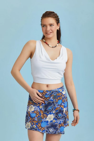Lastikli Kolsuz Degaje Yaka Beyaz Şık Crop Bluz - 3