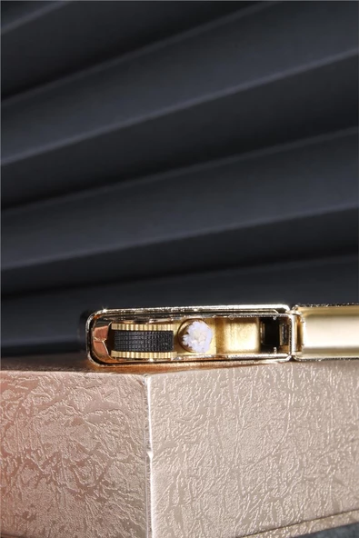 Silvio Monetti  Siyah Renk İşlemeli Kapaklı Benzinli Çakmak  24CSM916CR01 - Resim 5