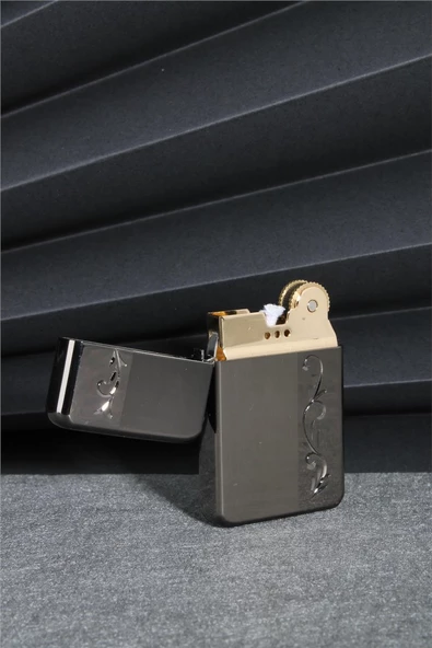 Silvio Monetti  Siyah Renk İşlemeli Kapaklı Benzinli Çakmak  24CSM916CR01 - Resim 4