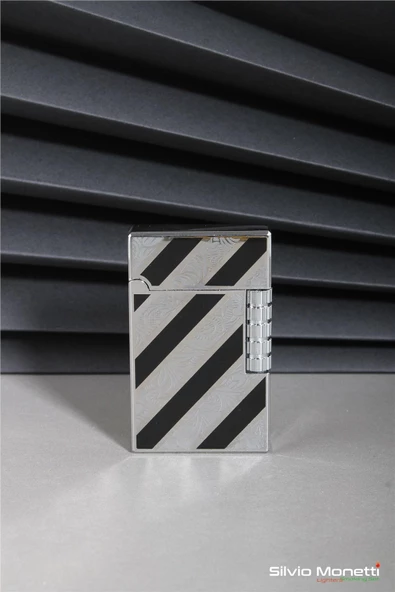 Silvio Monetti Gümüş Özel Tasarım Kapaklı Model Gazlı Çakmak 24CSM812ATR05 ürün görseli 1