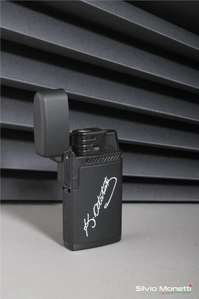 Silvio Monetti Siyah Özel Tasarım Mustafa Kemal Atatürk İmza Gazlı Çakmak 24CSM913BYR03 - Resim 3