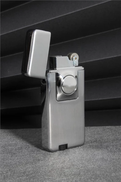 Silvio Monetti  Gümüş Renk Pürmüzlü Ve Alevli Çift Başlıklı Düğmeli Gazlı Çakmak  24CSM868TR02 ürün görseli 1